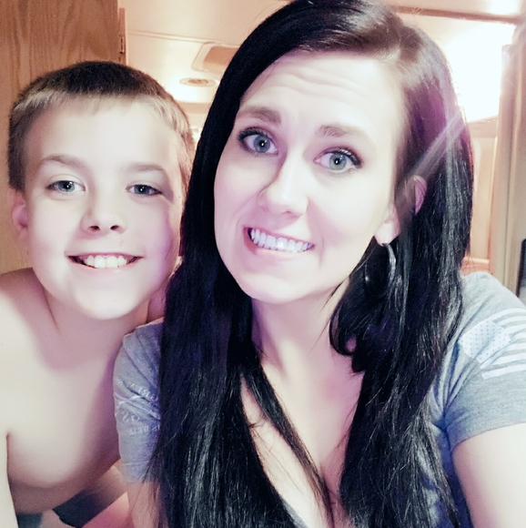 Meet your Posher, Laura - Picture 3 of 6